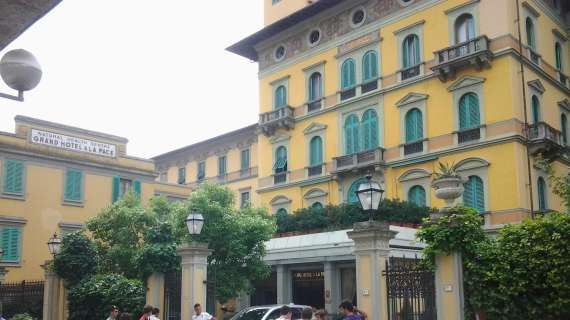 MONTECATINI, Tifosi in attesa all'hotel dei viola