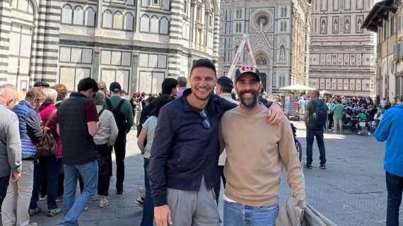 Joaquin e Borja Valero di nuovo insieme: la foto in mezzo ai tifosi del Betis