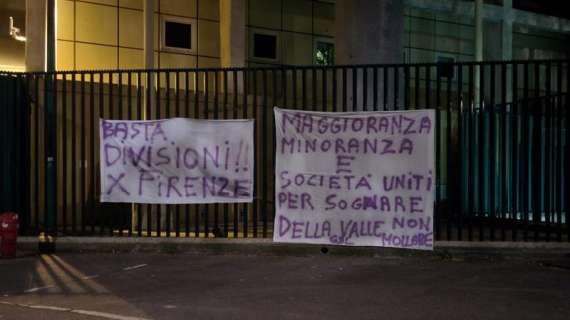 FOTO FV, Striscioni pro-DV: "Basta divisioni"