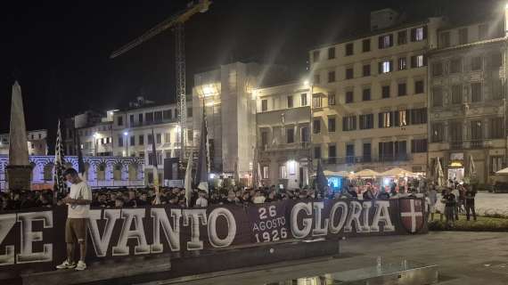 La Curva Fiesole festeggia i 99 anni della Fiorentina: le immagini da Santa Maria Novella