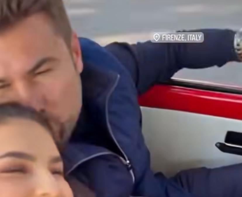 Mutu a Firenze con la moglie Sandra: "Sarà perché ti amo"