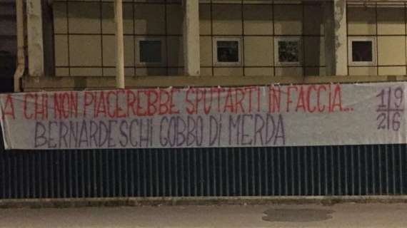 FOTO FV, Striscione contro Berna: "Gobbo..."