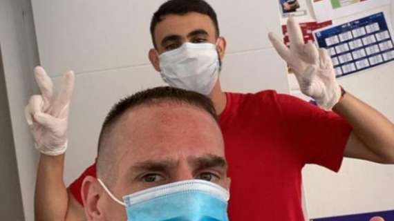 RIBERY, Mascherina e auguri all'amico Ghezzal