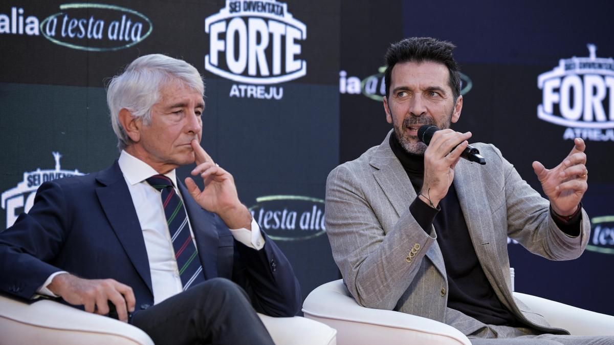 Italia, il ministro Abodi: "Abbiamo bisogno del mondiale, faremo tutti il tifo"