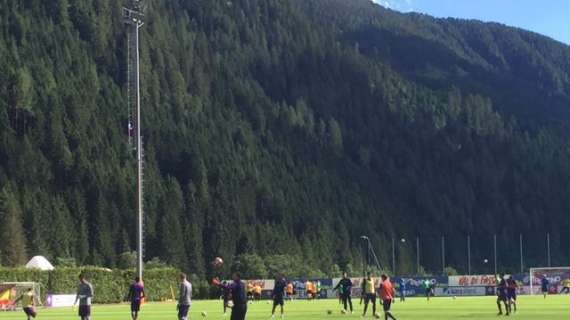 FOTO FV, La squadra in campo per il riscaldamento