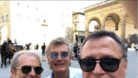 FOTO, Bertoni a Firenze: selfie con Antognoni e...