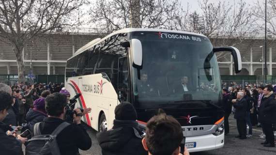 VIDEO FV, Il pullman della squadra arriva al C.S.