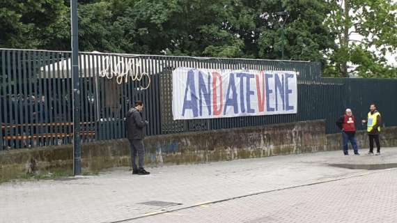 FOTO FV, Striscione dietro la Fiesole: "AnDateVene"
