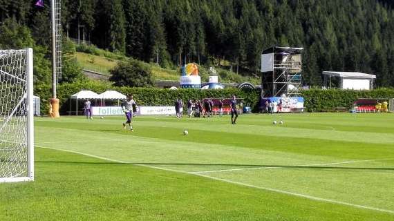 FOTO FV, Squadra in campo per il riscaldamento