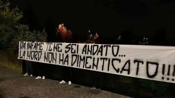 UDINESE, Striscione degli ultras contro ritorno di Cioffi