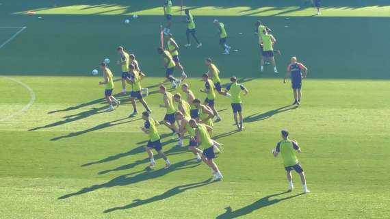Via al primo allenamento a porte aperte della Fiorentina: c'è la partitella, si lavora sul 3-5-2