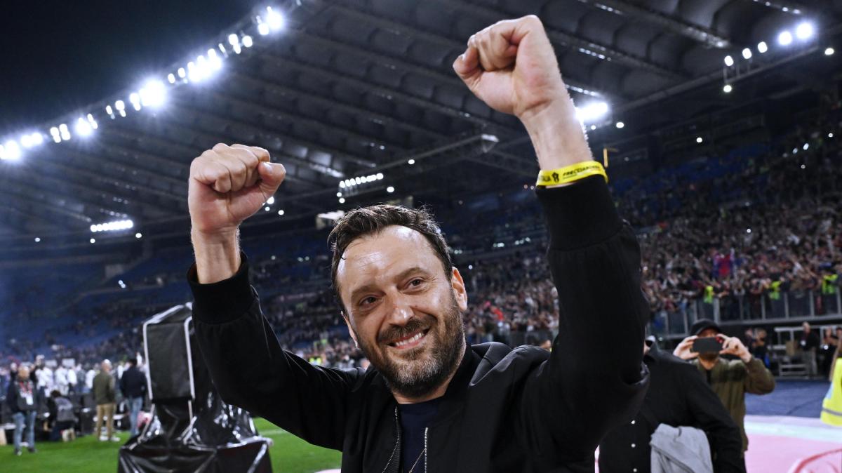 Cremonini non ci sta e ironizza: "Rapina al Louvre. Sequel al Franchi"
