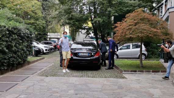 FOTO, L'ex viola Tatarusanu alle visite con il Milan