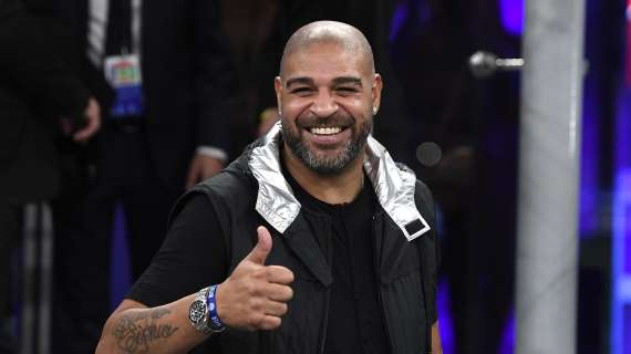 ADRIANO, Immortalato in Brasile con una birra in mano