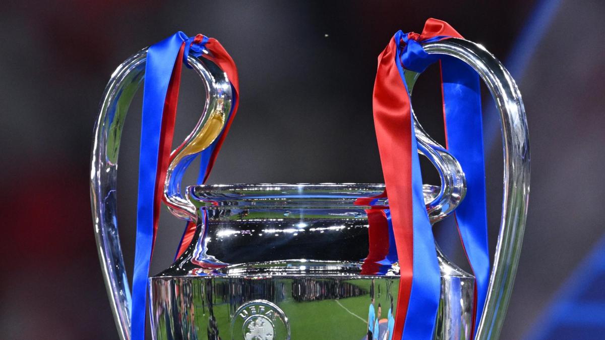 Kvicha Kvaratskhelia è l'MVP della Champions League: ecco tutti i premi