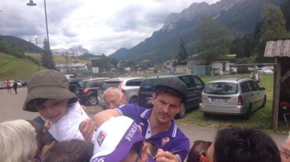 VIDEO FV, Mario Gomez sommerso dai tifosi