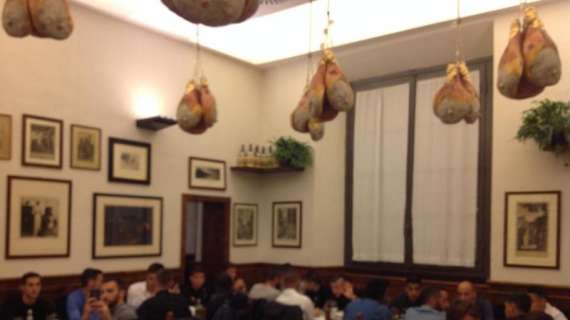 FOTO FV, Corvino porta squadra e staff a cena