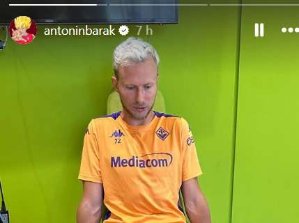 Barak continua ad allenarsi. E sui social sfoggia il completo viola