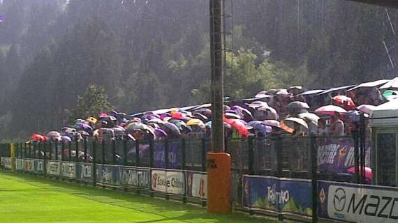 MOENA, Pioggia e sole sui tifosi viola