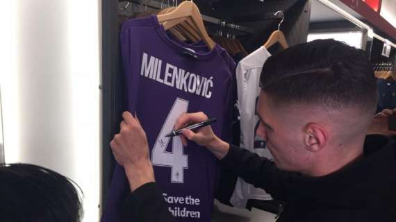 FOTO FV, Milenkovic firma la sua maglia allo Store