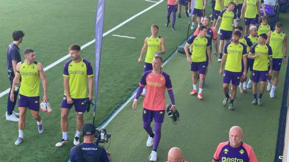 Quinto giorno di ritiro: la Fiorentina riabbraccia il suo pubblico al Viola Park, segui l'allenamento