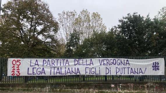 FOTO FV, Striscione su Fio-Juve: "La partita della vergogna"