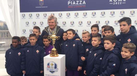 FOTO FV, Antognoni in posa con la Ryder Cup