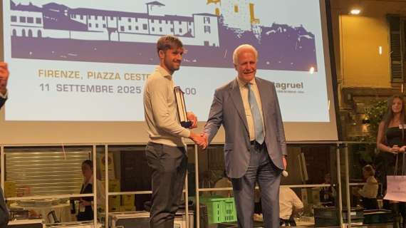 Il capitano della Fiorentina Ranieri premiato con il Torrino d'oro: il video di FirenzeViola
