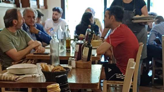 Cesc Fabregas a pranzo a Firenze per il corso da allenatore: il nostro scatto