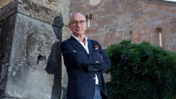 ANDREA DELLA VALLE INCONTRA I CAPI DELLA FIESOLE. DA OGGI A FIRENZE. E SARA’ DIEGO A SPIEGARE IL RILANCIO DELLA FIORENTINA. SAPONARA NUOVA CHANCE. ASTORI, TANTE IDEE PER RENDERLO IMMORTALE