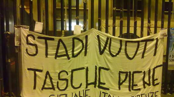 SCIOPERO CALCIATORI, Striscione di protesta