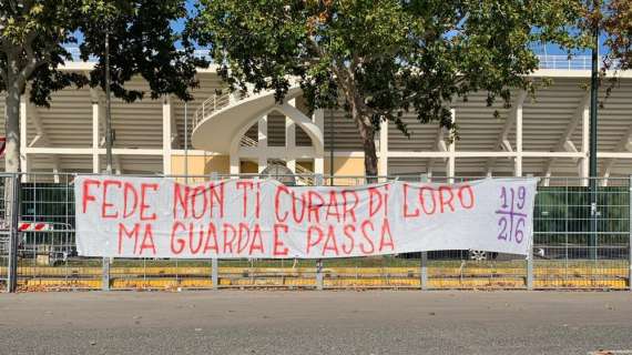 FOTO FV, Striscione per Chiesa: "Non ti curar..."