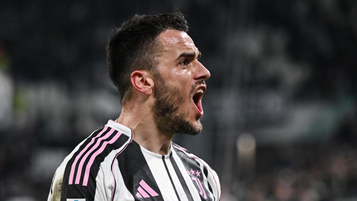 Su Kostic spinge l'Al Qadsiah. TMW: "La Fiorentina subito dopo, favorita sul Venezia"