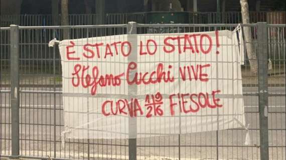 FOTO, Striscione per Cucchi: "È stato lo Stato!"