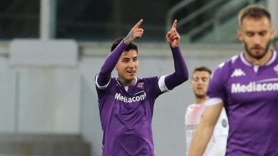 PULGAR, Foto ricordo in maglia viola insieme a Kouame