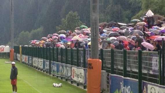 MOENA, Piove a dirotto sul campo e sui tifosi...