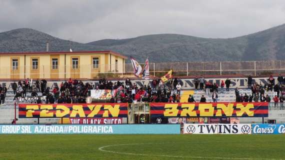 CASERTANA, Uomo con un estintore genera il caos