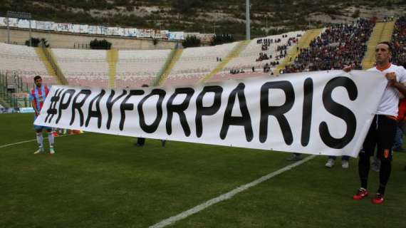 PARIGI, Fischi durante il 1' di silenzio Turchia-Grecia