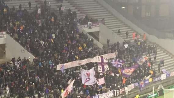 FOTO FV, I tifosi celebrano S. Valentino con la Viola