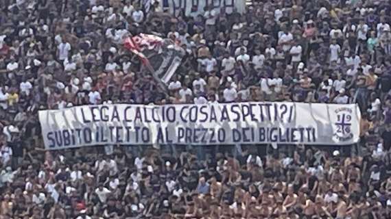 FOTO FV, Lo striscione polemico rivolto alla Lega Calcio