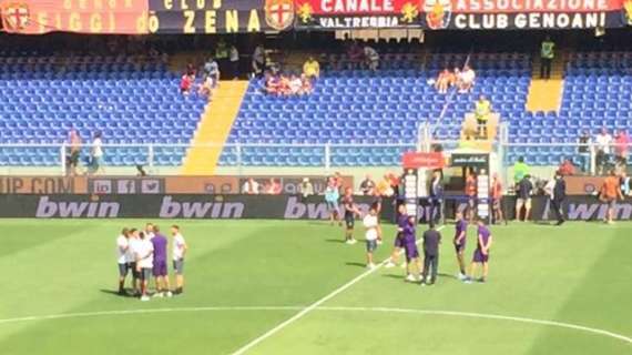 FOTO FV, Genoa e viola in campo nel pregara