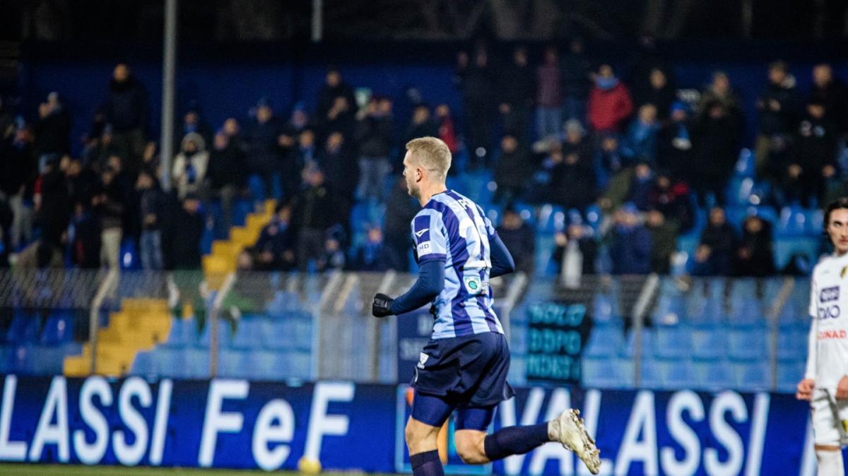 Lecco, l'attaccante Sipos: "Mi paragonano a Dzeko. Siamo simili in altezza e fisico"