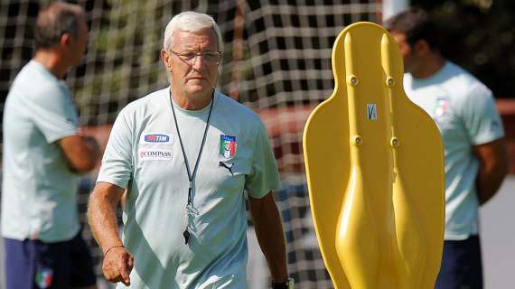 ITALIA, Gruppo al lavoro a Vinovo