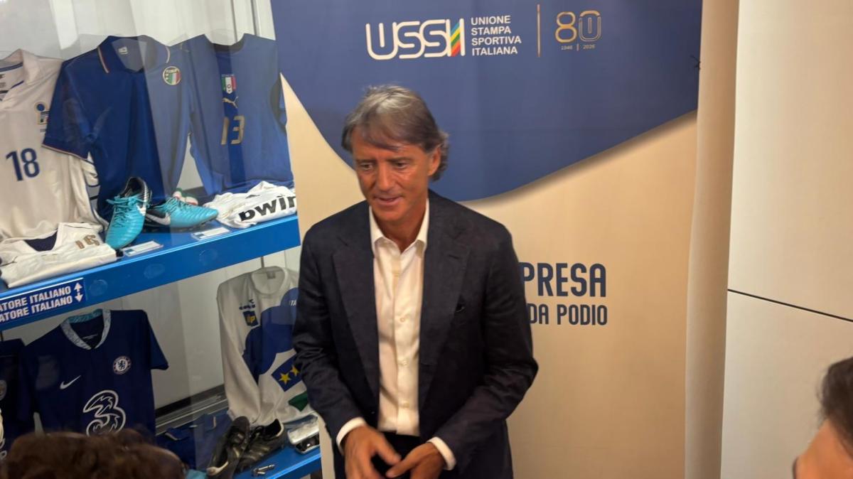 Mancini: "Emozione tornare a Coverciano. Io ct? Prossima domanda..."