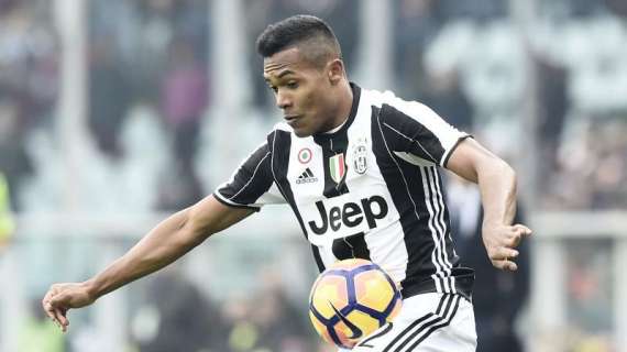 QUI JUVE, Seduta di scarico: Alex Sandro col gruppo