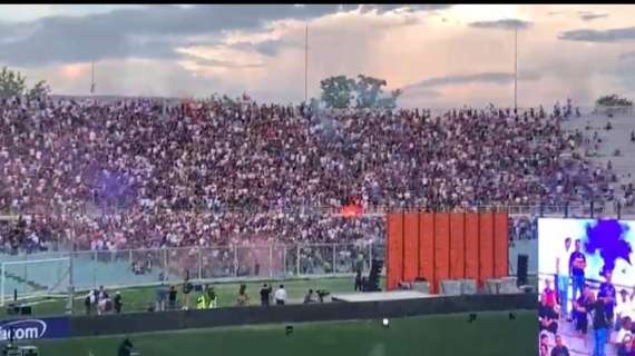 VIDEO FV, Cori e bandiere al Franchi. L'atmosfera