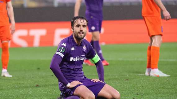 Al fischio finale Fiorentina sotto la curva ospiti: pioggia di fischi