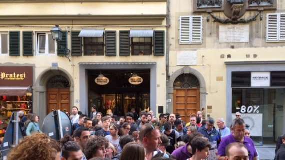 FOTO FV, Tifosi in attesa di Borja e Lezzerini