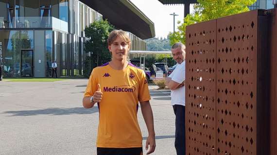 Jacopo Fazzini è arrivato al Viola Park. Le immagini dal centro sportivo della Fiorentina