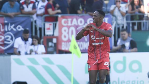 Cagliari, l'ex viola Mina infortunato: niente Nazionale e a rischio col Bologna